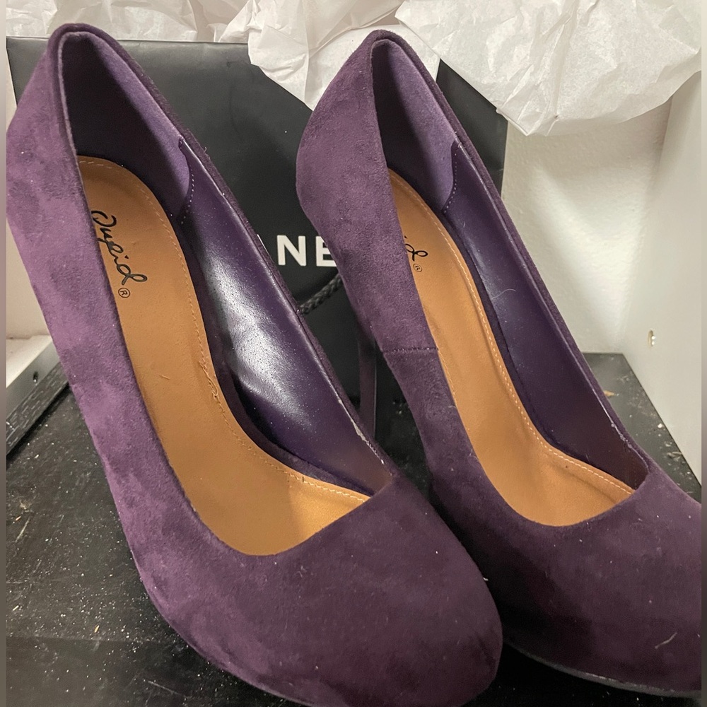 Purple velvet shoes
